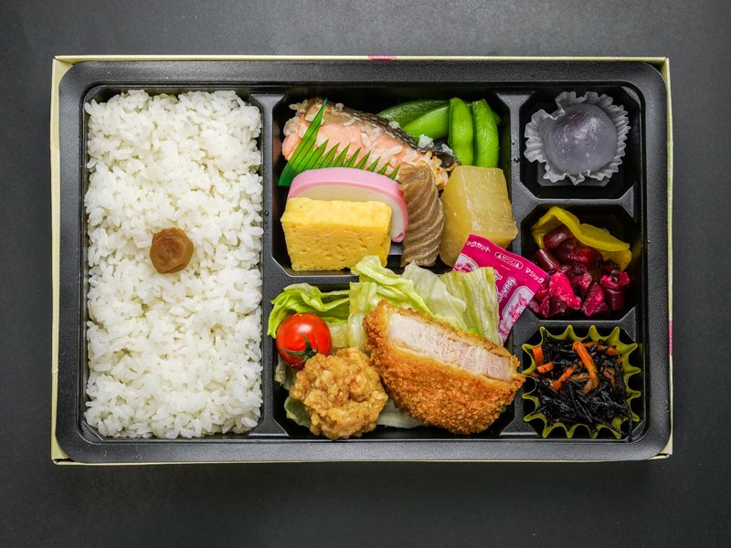 幕の内弁当 鮭塩糀焼