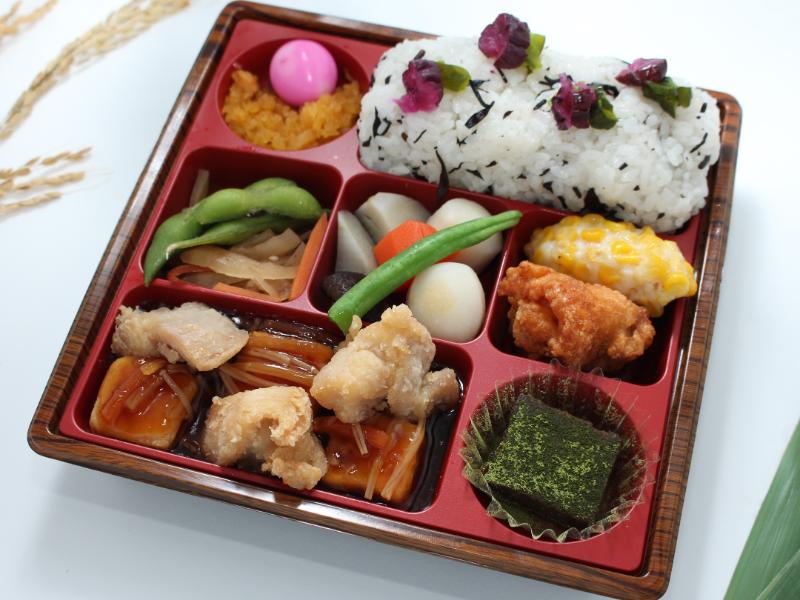 【特製】鶏のから揚げ甘酢餡（ひじきごはん）