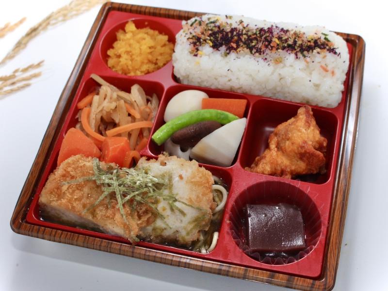 【定番】チキンカツ〜岩海苔の餡をかけて〜