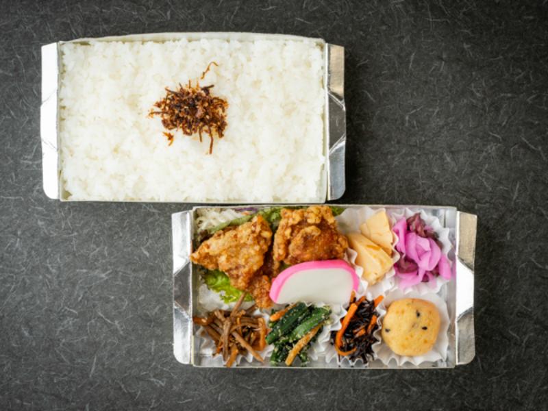 幕の内二段重〜焦がし醤油唐揚げ〜