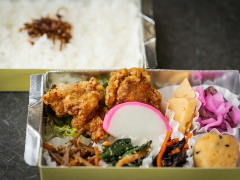 幕の内二段重〜焦がし醤油唐揚げ〜