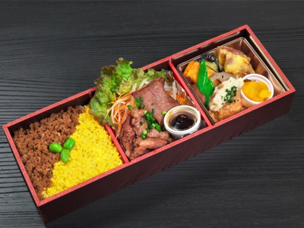 【彩り満点！】二色そぼろと黒毛和牛の焼きしゃぶ弁当