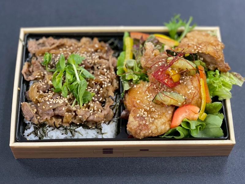 牛焼肉重＆油淋鶏サラダお弁当