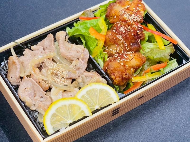 豚塩焼肉重＆ヤンニョムチキンサラダお弁当