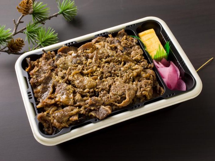 金沢金粉使用！牛カルビ重※加熱容器使用