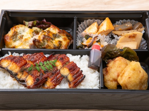 うなぎ蒲焼きと彩おばんざい弁当