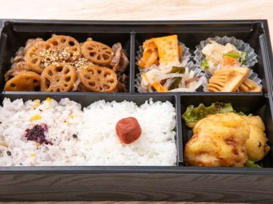 黒毛和牛肉とレンコンの甘辛炒め弁当