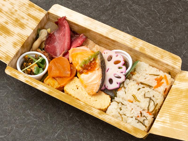 ぷちぷちイクラと旨味したたるローストビーフ御膳