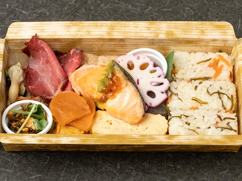 ぷちぷちイクラと旨味したたるローストビーフ御膳