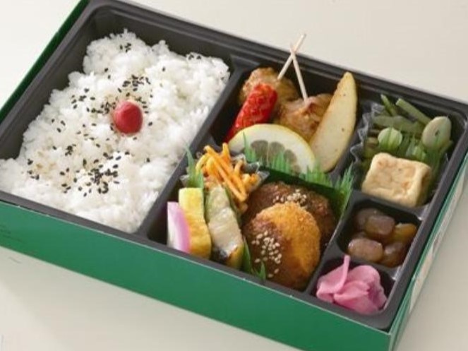 行楽みそかつ