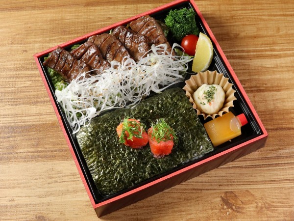 博多明太 ねぎ塩牛たん海苔弁当