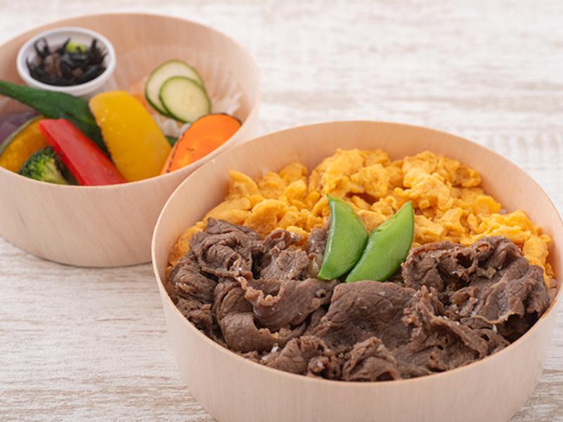 牛すき焼きわっぱ二段 （グリル野菜付）