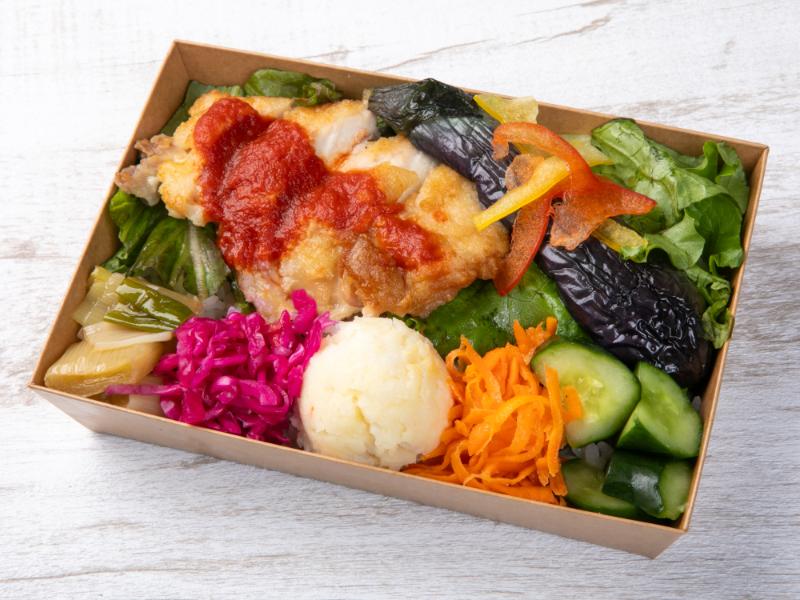 国産鶏ももグリル トマトソースと7種の彩り副菜弁当