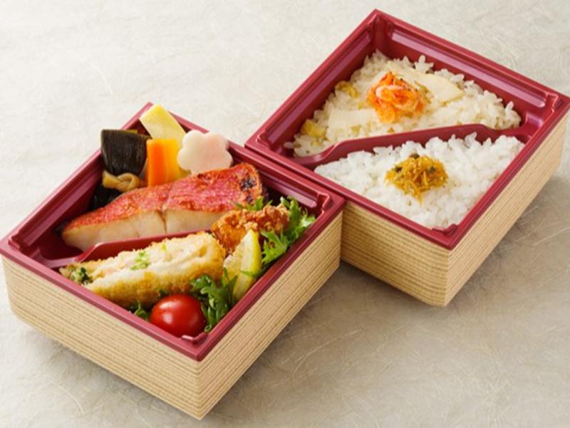 魚の西京焼きと海老カツの二段弁当