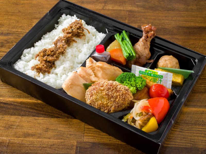 地鶏胸肉のローストと地鶏もも肉の竜田揚げ御膳