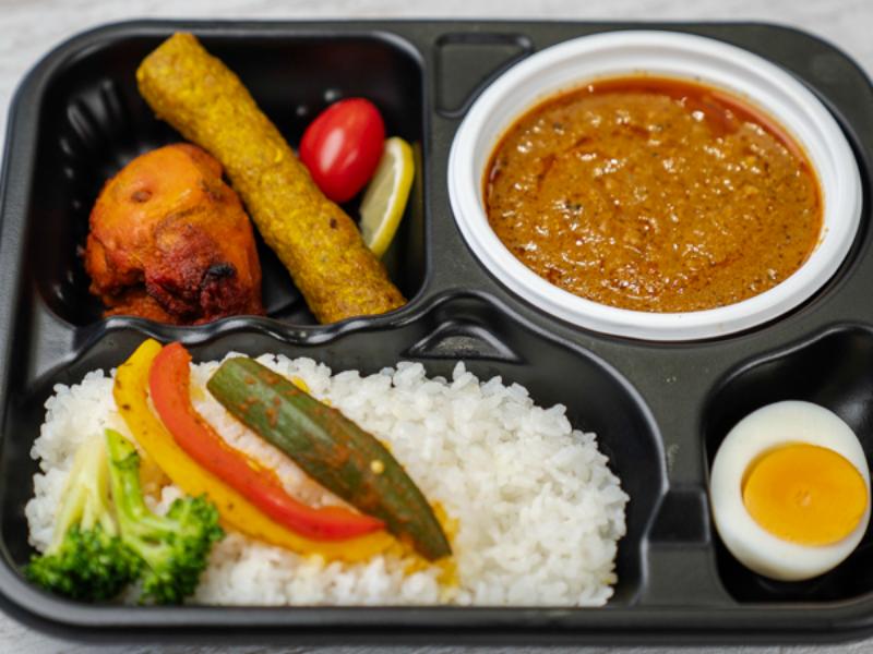 キーマカレーとチキンティッカ＋シクケバブ