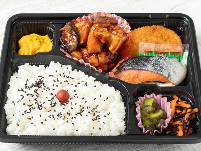 ⑦サーモンの塩焼き弁当