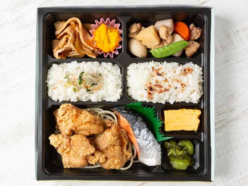 ⑬サーモンの塩焼き唐揚げ満足弁当
