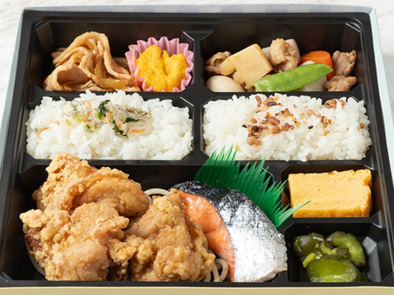 ⑬サーモンの塩焼き唐揚げ満足弁当