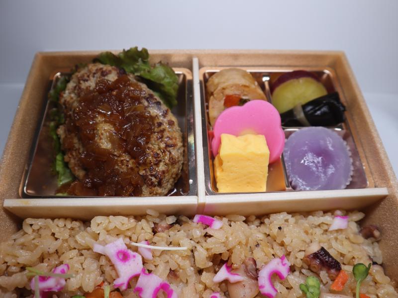国産牛ハンバーグの海鮮炊き込みご飯弁当