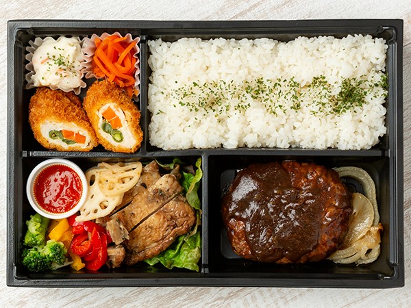 チキンソテーとハンバーグ弁当