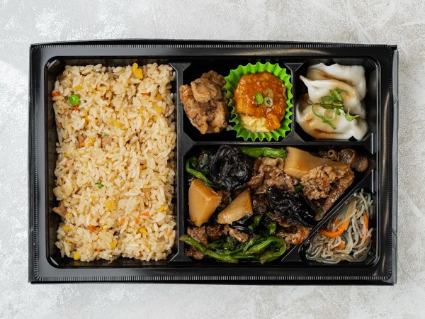 瑞 〜ｓｈｉｒｕｓｈｉ〜　（牛肉と野菜の中華炒め弁当）