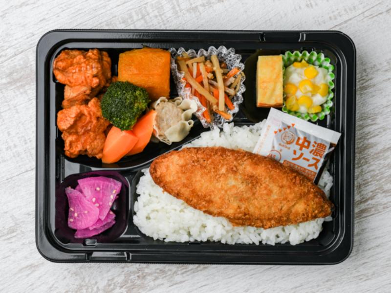 7種類おかず弁当（白身フライ・唐揚げ）