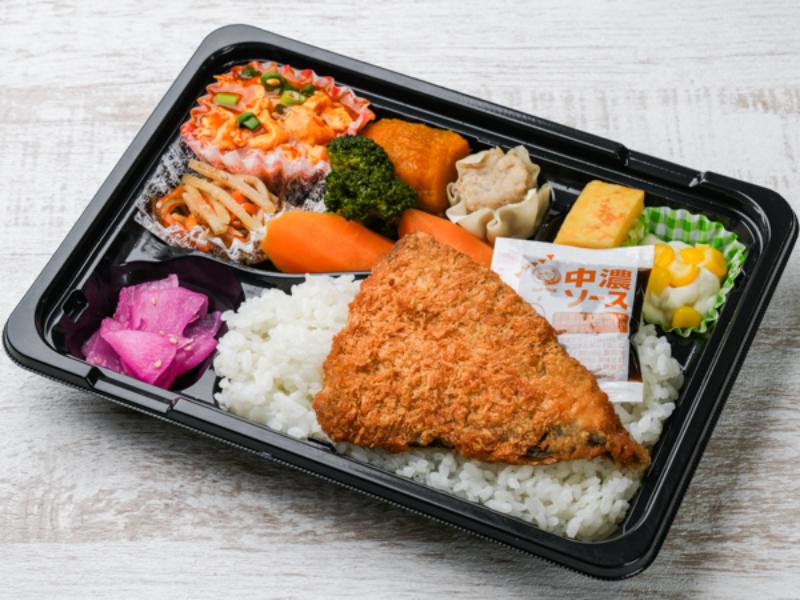 7種類おかず弁当（アジフライ・エビチリ）