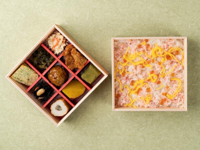 蟹ちらし寿司と彩り9升の二段弁当