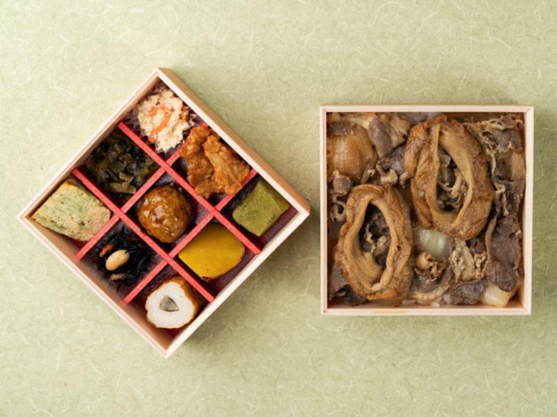 特製牛丼と彩り9升の二段弁当