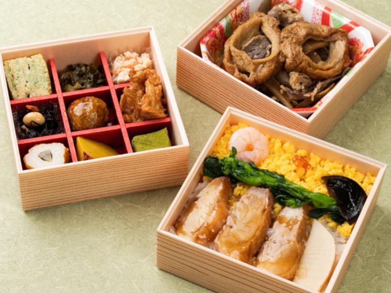 五目ちらし寿司と彩り9升の三段弁当