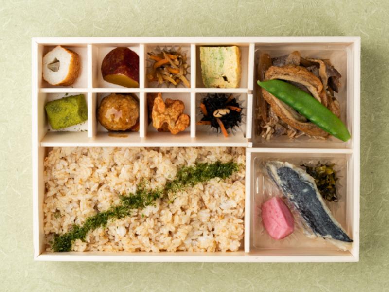 おかかご飯とサワラ西京焼きの彩り御膳