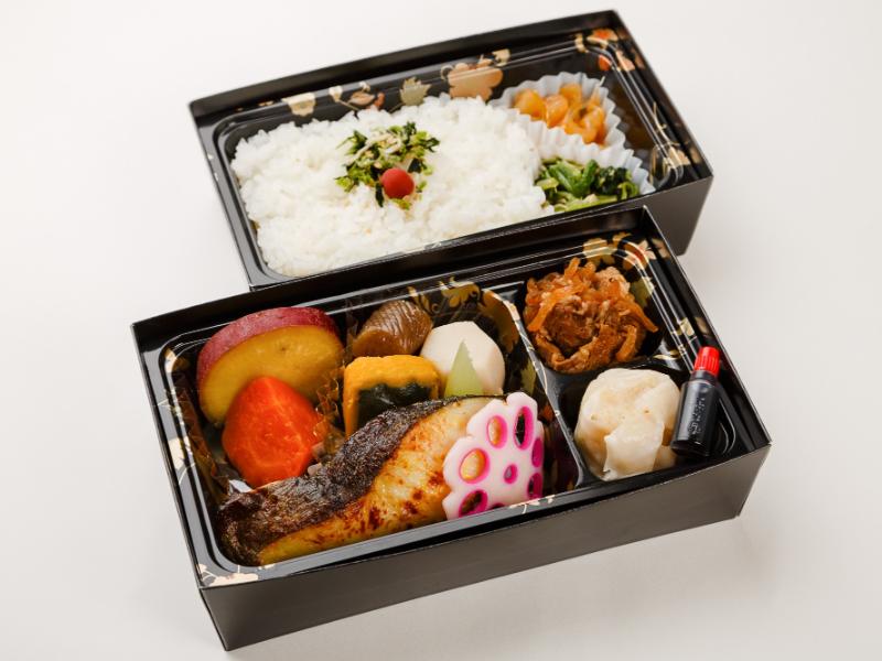 銀鱈西京焼きと牛すき焼き入り旬菜御膳