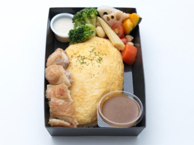 オムライス＆特製チキン（（特製カレーソース）