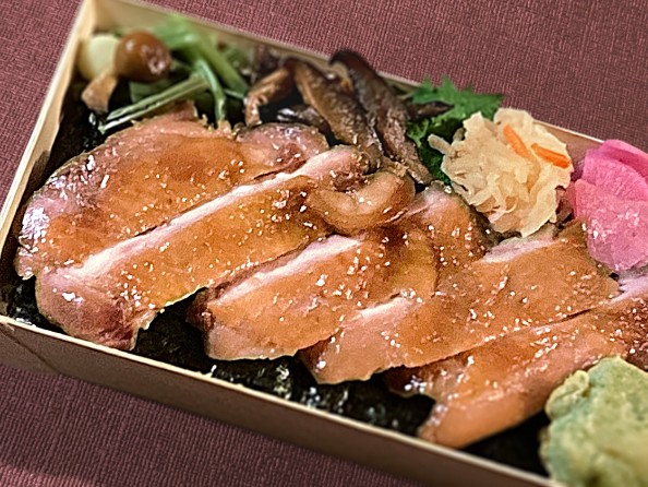 大判若鶏の照り焼き海苔弁当