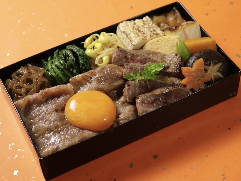 黒毛和牛すき焼きとビーフステーキ弁当