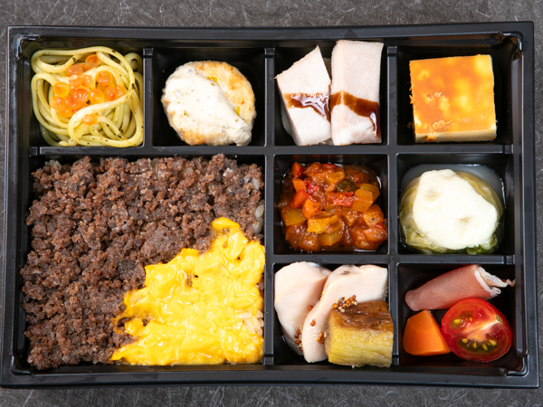 【500mlペット茶付き】フレンチコース弁当　牛そぼろ