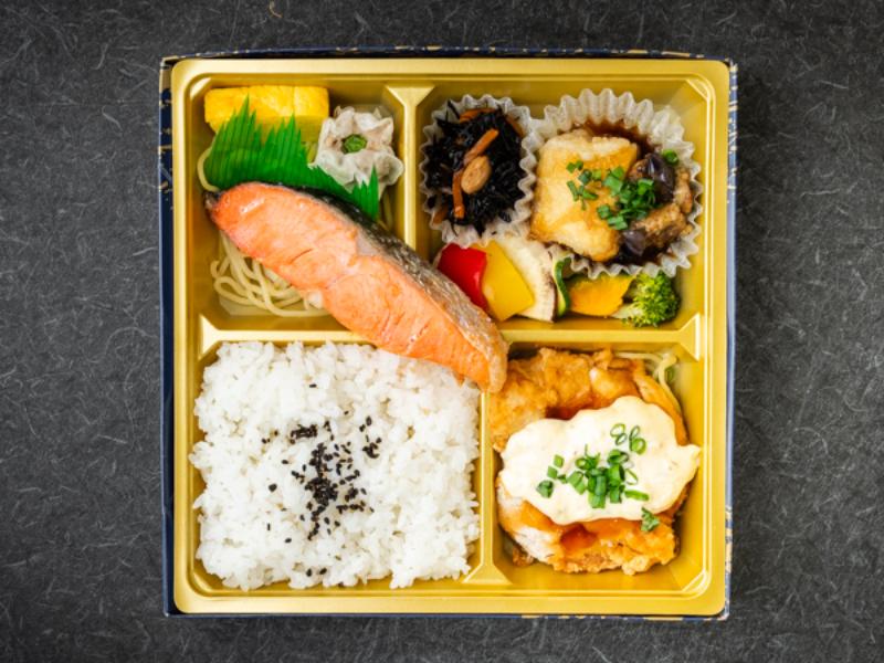 Ｗメイン弁当 ササミ南蛮＆鮭塩焼