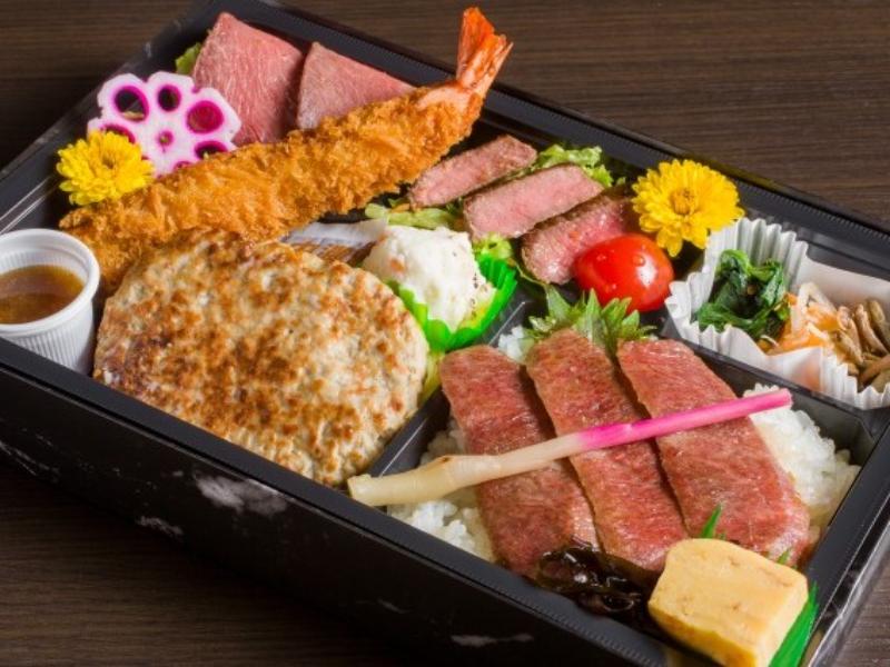 豪華爛漫幕の内御膳