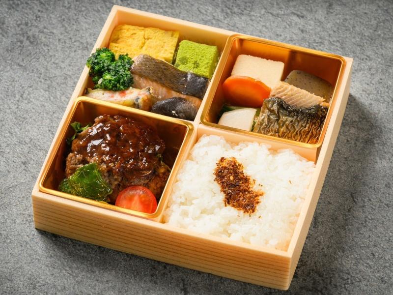 道産牛粗挽きハンバーグと季節のおばんざい