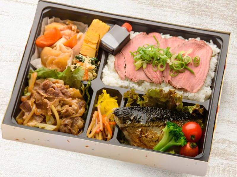 牛肉炒めと焼き鯖弁当