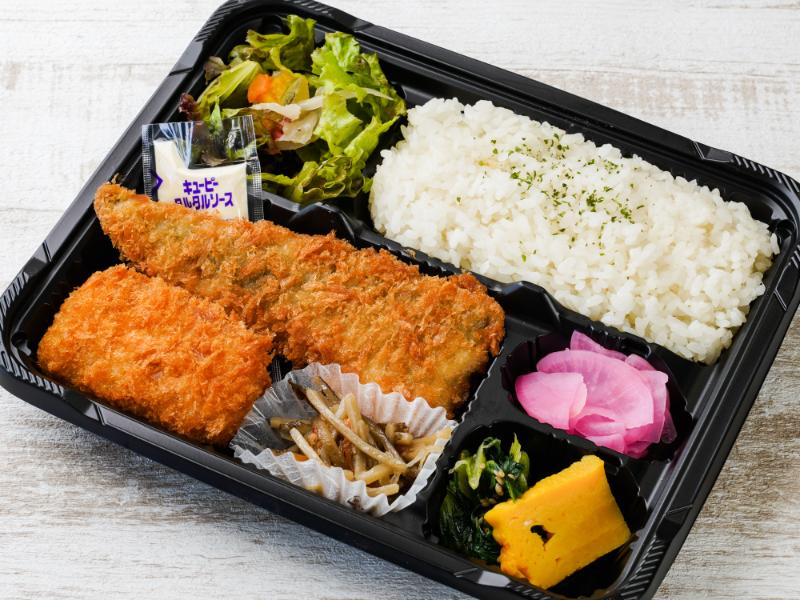 ホッケフライとカニクリームコロッケ弁当