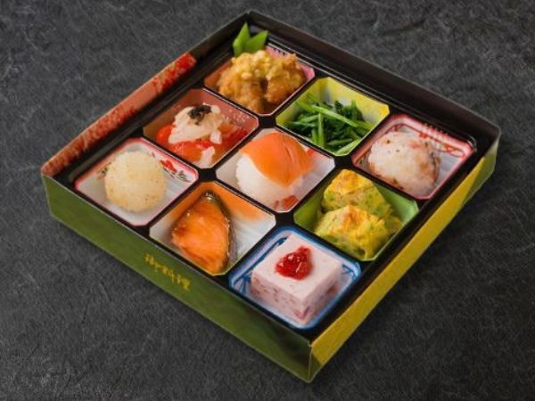 彩りおむすびランチBOX