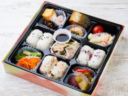 豚しゃぶと彩りおかずの俵おにぎり弁当