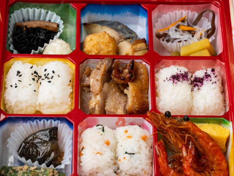 彩り9升弁当鶏西京焼き