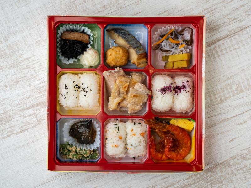 彩り9升弁当鶏塩麴焼き