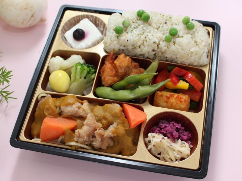 【3月1日〜5月31日お届け分限定】DE　LUXEオリエンタルラグー鶏のから揚げ 〜旬のごはんと共に〜
