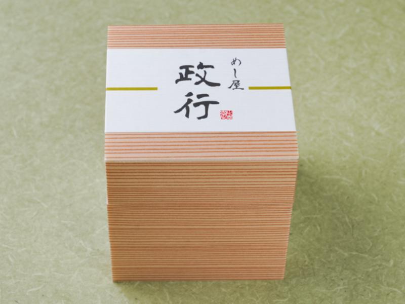 めし屋 政行のA5ランク黒毛和牛三段〜すき焼き〜 1,850円｜【お弁当