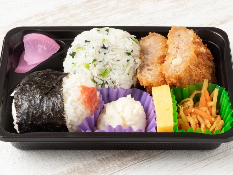 おむすび弁当 メンチカツ