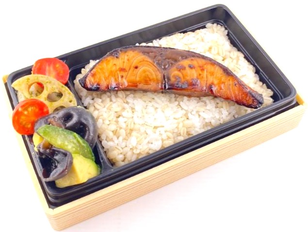 ぶりの照焼きと２品目野菜デリ弁当